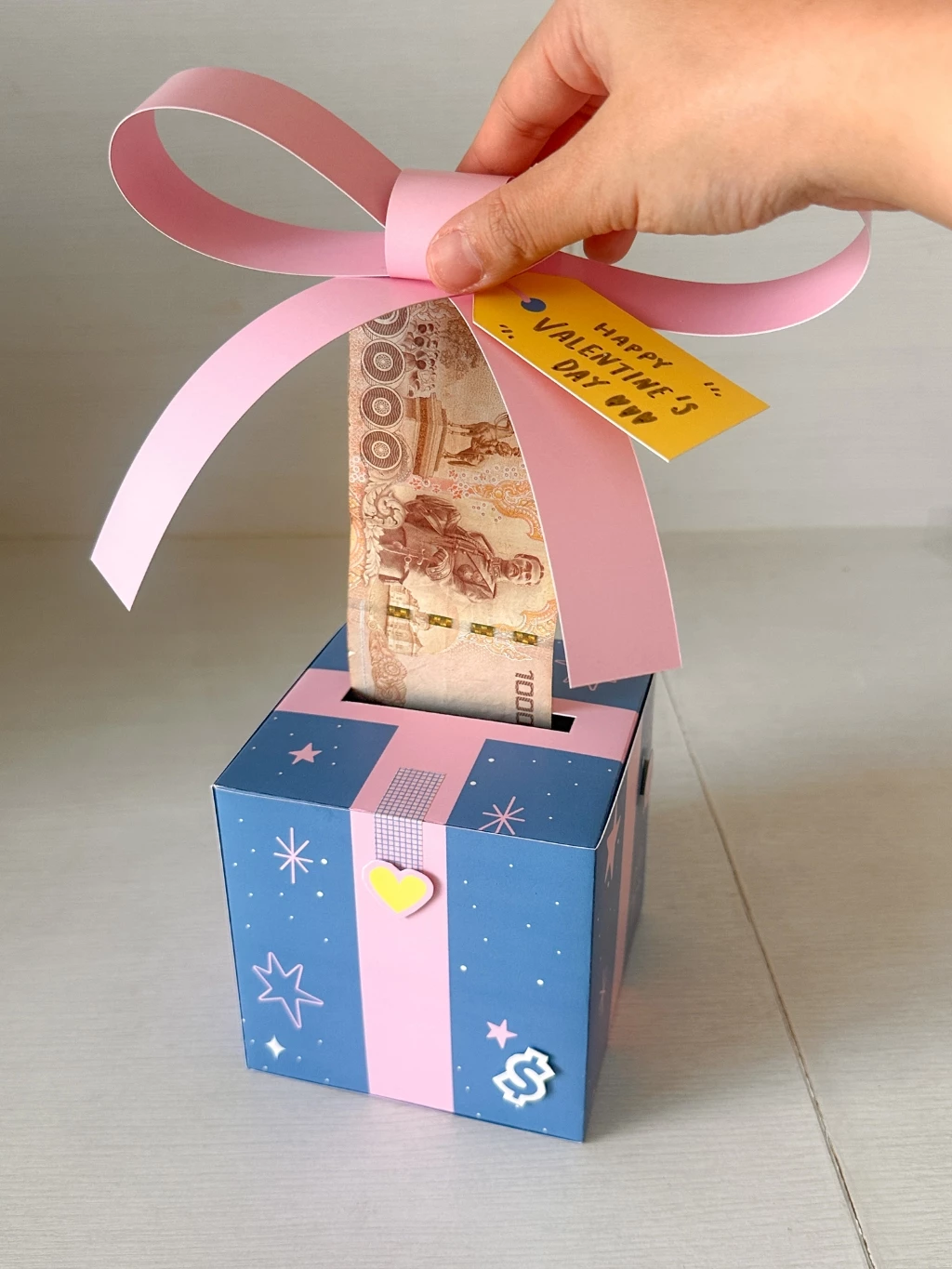 กล่องของขวัญดึงเงิน กล่องดึงธนบัตร ดึงเงินออกมาได้ ให้ในวันเกิด วันครบรอบ